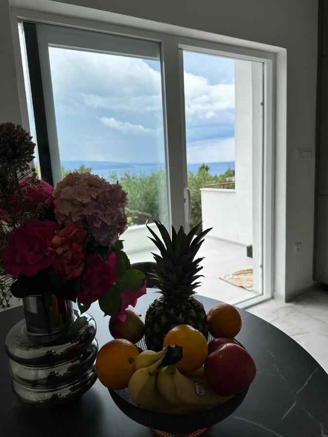 Olive View Apartment Brela Bagian luar foto