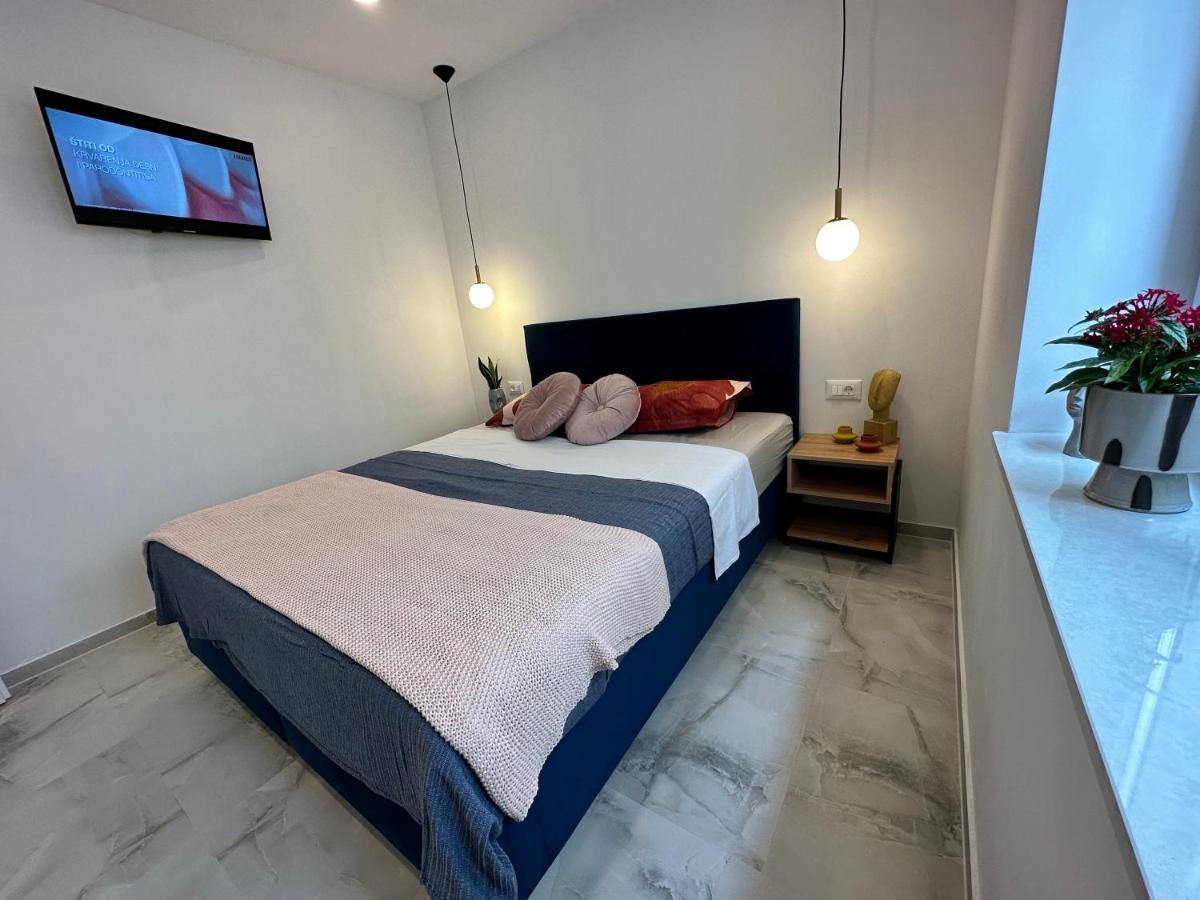 Olive View Apartment Brela Bagian luar foto