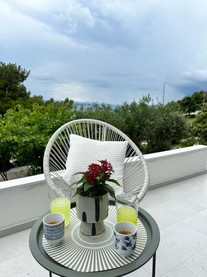 Olive View Apartment Brela Bagian luar foto