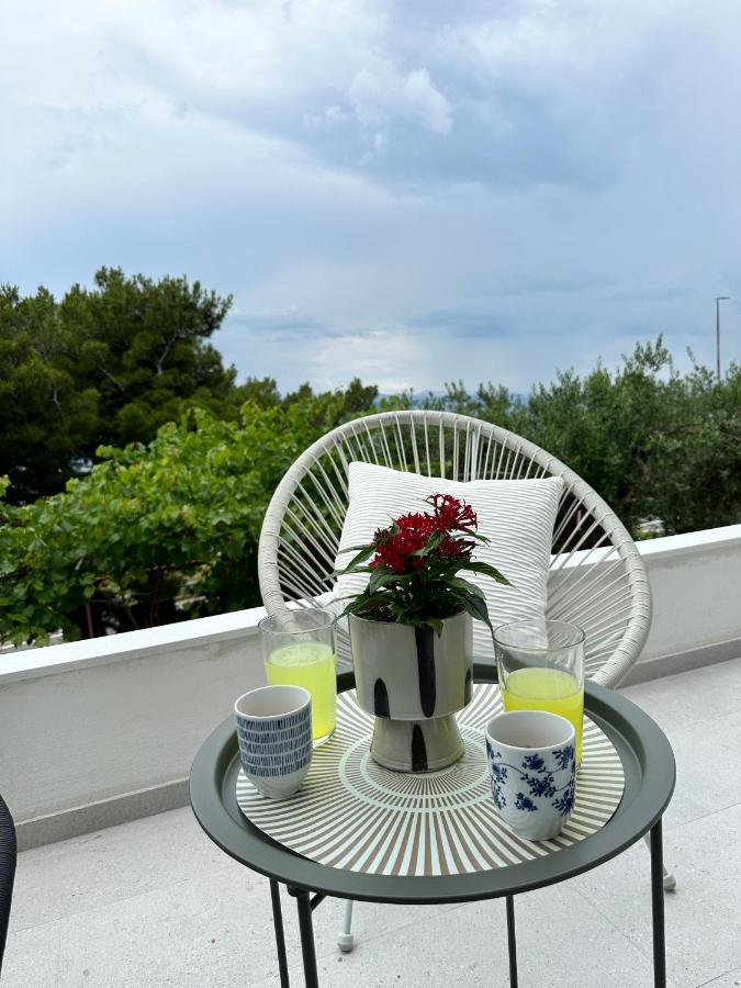 Olive View Apartment Brela Bagian luar foto